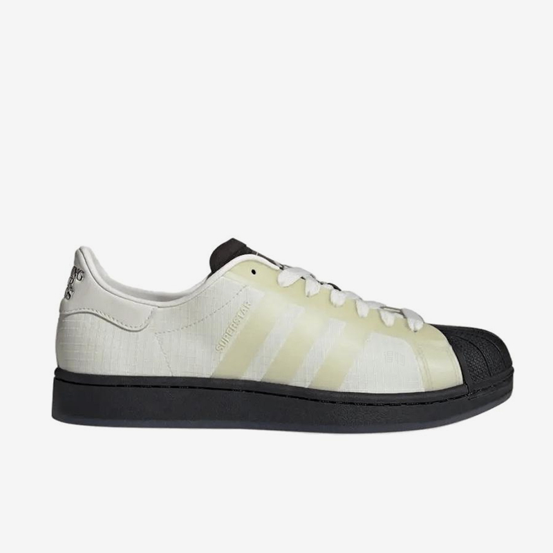 アディダス純正 SUPERSTAR 新型ベージュとブラックの - Adidas Shoes Superstar のレビューと価格